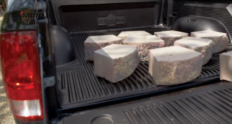 polyurea coating for pickup